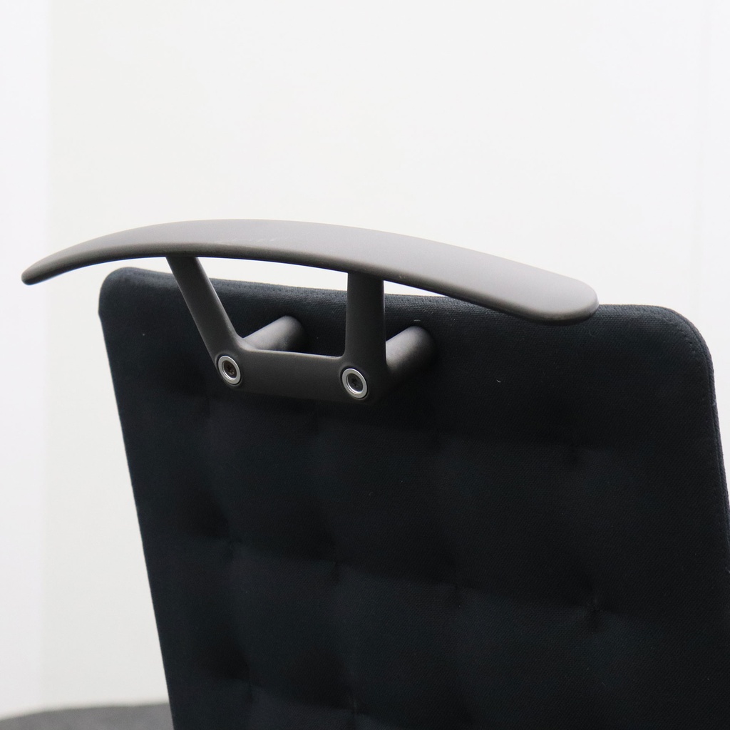 Bürodrehstuhl Vitra ID Trim mit Kleiderbügel