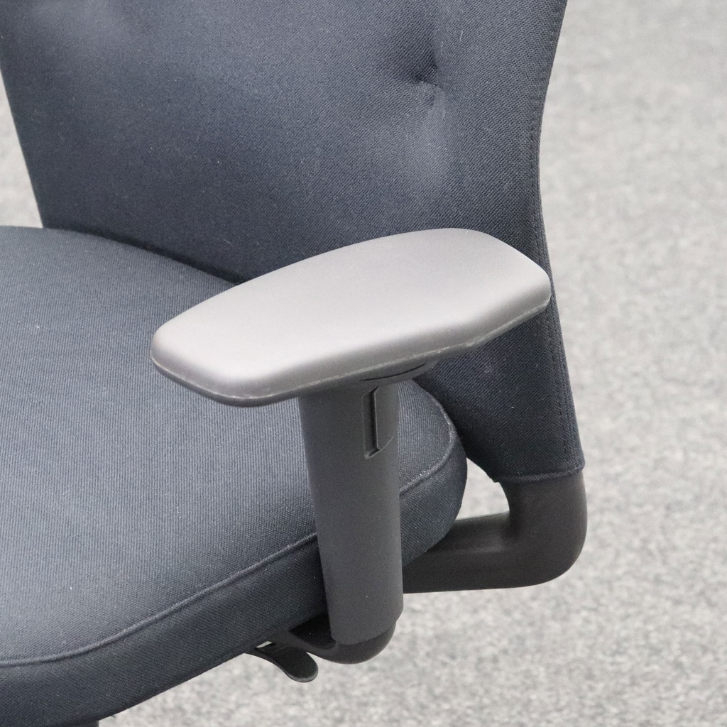 Bürodrehstuhl Vitra ID Trim mit Kleiderbügel
